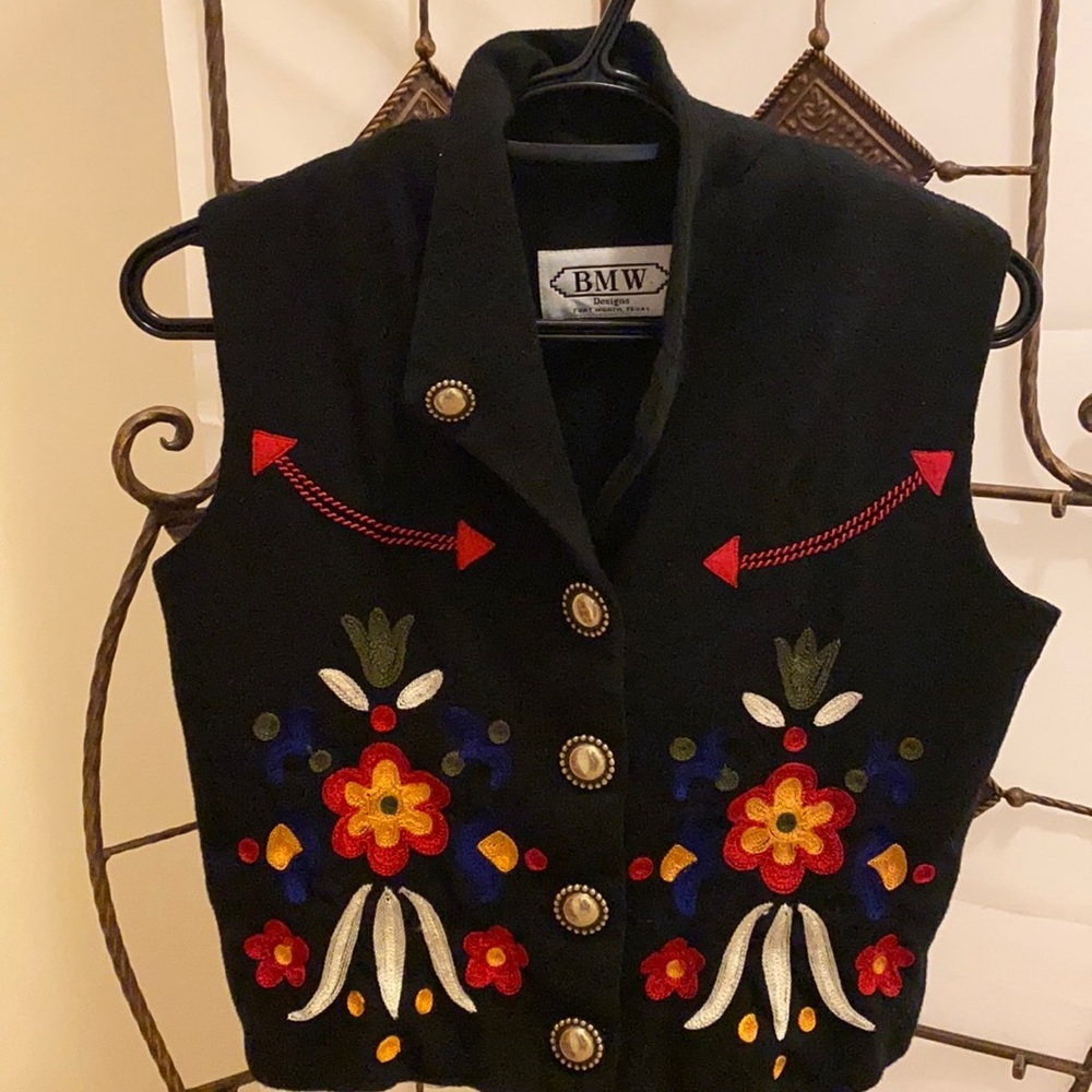 Jacket BMW Designs Ft. Worth Women’s Vest.